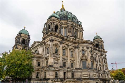 guide   berlin cathedral      ace adventurer