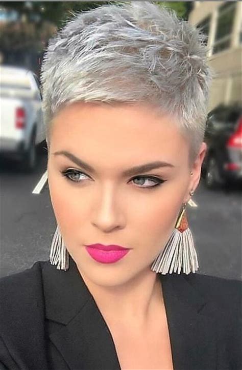 trendy short pixie haircut design for woman hot and chic this summer