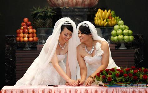 First Lesbian Buddhist Wedding In Taiwan Buddhist