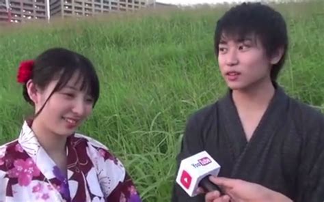 日本街头采访丨可爱的情侣 哔哩哔哩 Bilibili