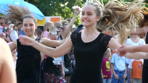kherson ukraine aug 29 2015 teen girl dance troupe dancing barefoot at a fest on public
