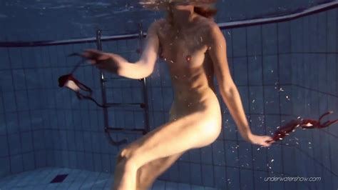 Underwatershow Presents Babe Nastya In The Pool Redtube