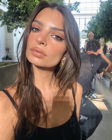 emily ratajkowski social media emily ratajkowski latest pictures