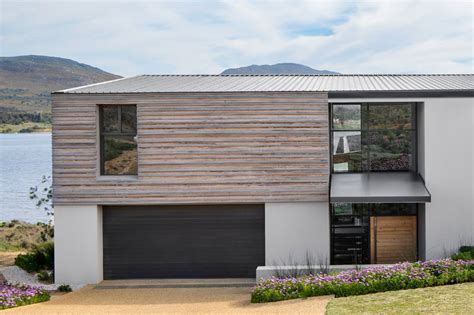 house  south africa  designed  enjoy  views   lagoon