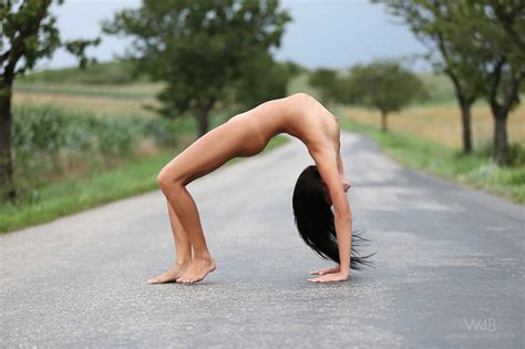 naked acrobat teen on the road xxx dessert picture 14