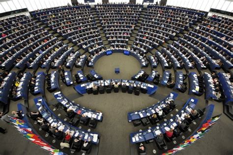 brexit le parlement europeen se reunit mardi en session extraordinaire articlema