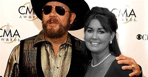 reports revealed  hank williams jrs wife mary jane thomas died   surgery mishap