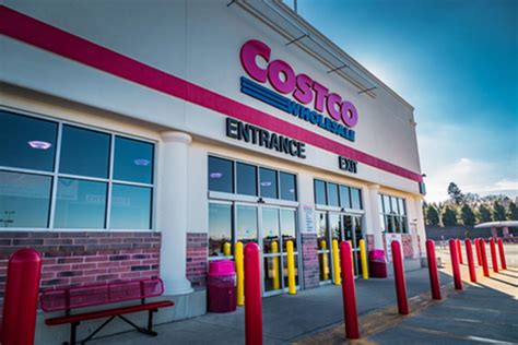 booming costco courts millennials    delivery  stores