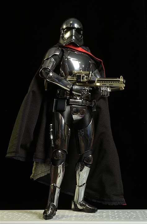Review And Photos Of Hot Toys Captain Phasma Star Wars Sixth Scale