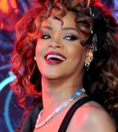 rihanna hates being single performs ‘we found love