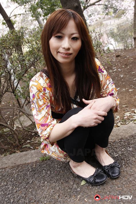 Cute Shiho Goto Exposes Her Undies In Public