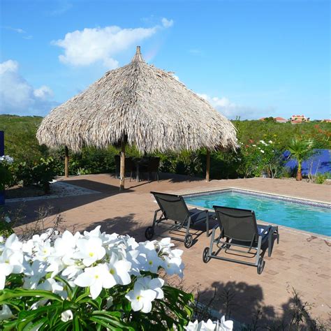 renting  house  curacao long term
