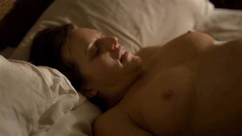 Elisabeth Moss Nude Boobs And Sex In Top Of The Lake