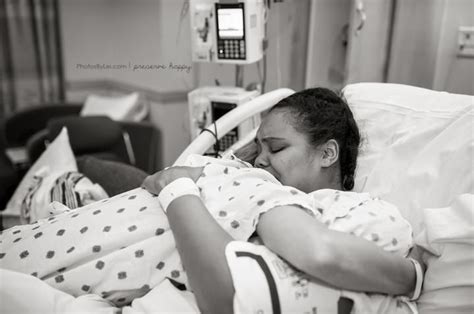 the surrogate birth photo that stopped us in our tracks