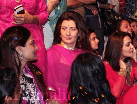 Bollywood Stars Attend Visarjan To Send Off Salman Khan S Lord Ganesha