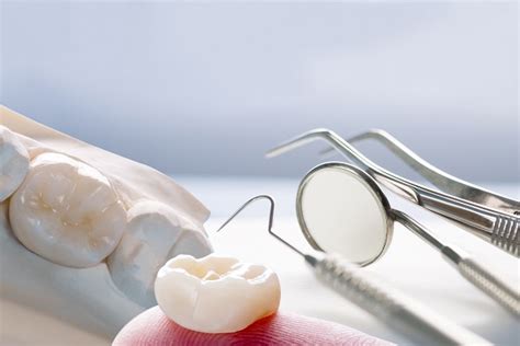dentist prepare  tooth   dental crown  dental spa