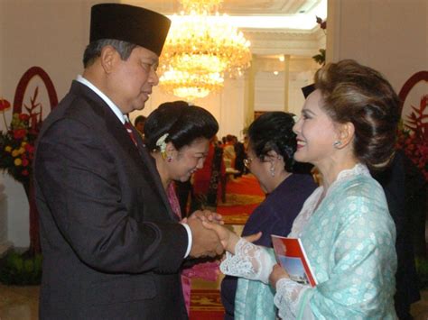 Ratna Sari Dewi Soekarno Widow Of Former Presiden