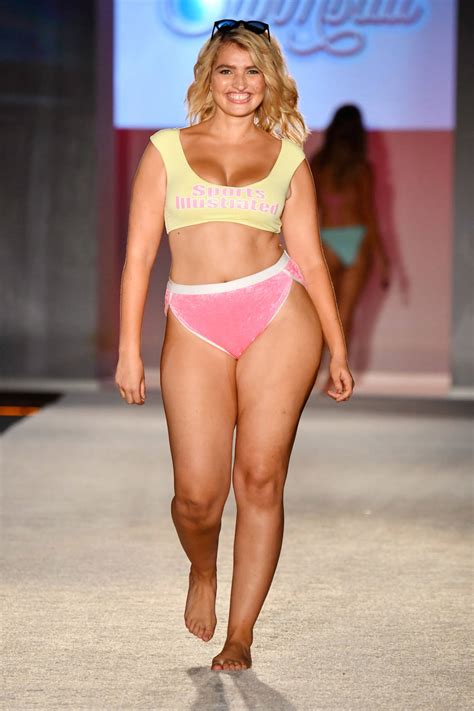 Curvy Model Sarina Nowak In Sexy Lingerie