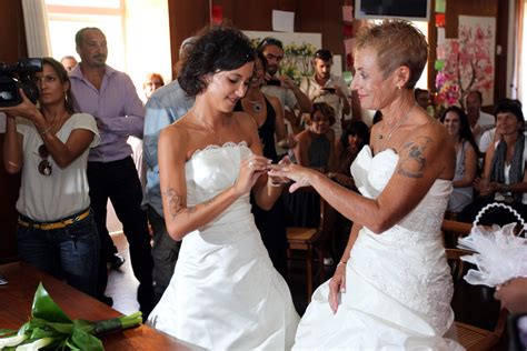 free gay marriage ceremonies being offered by city of west
