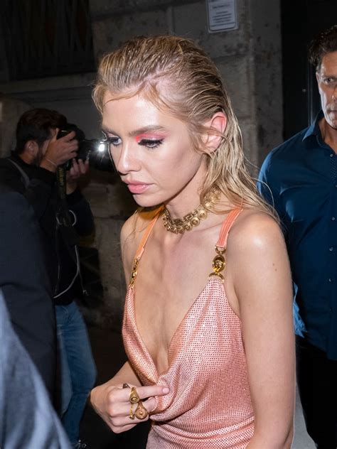Stella Maxwell Fappening Sexy 17 Photos The Fappening