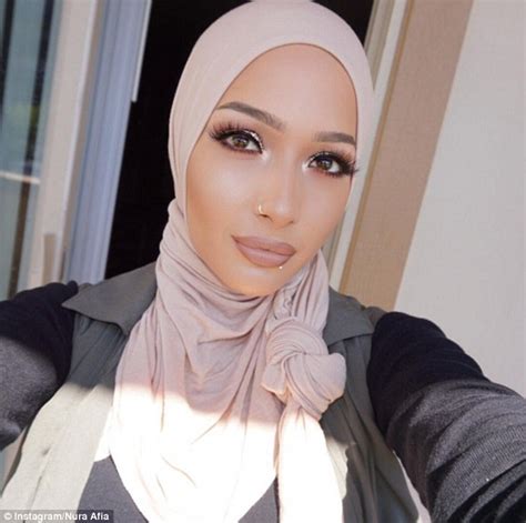 muslim beauty blogger unveiled as covergirl s new ambassador while