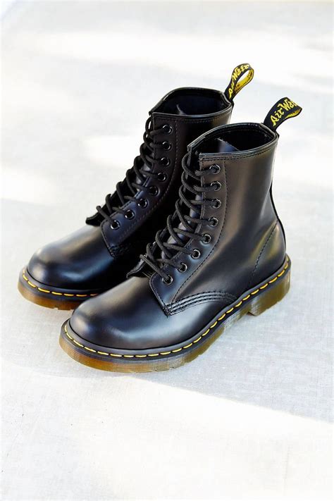 martens        wear  boots cute shoes smooth leather boots