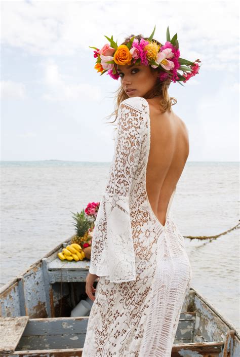 Tropical Hawaiian Styled Shoot With A Sultry Twist