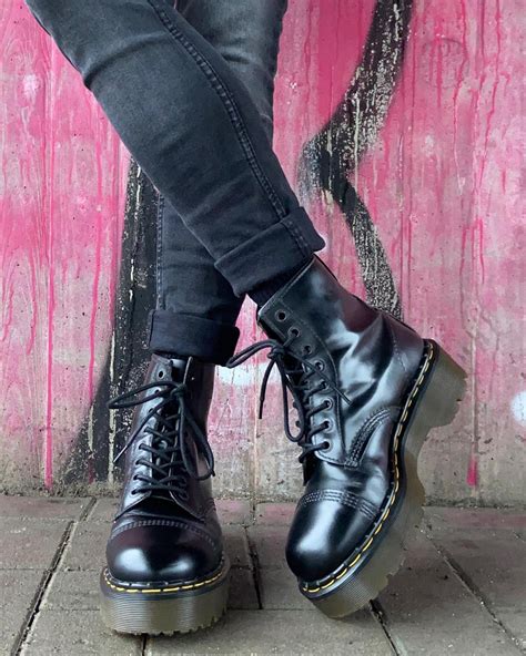 top tips  perfecting  style   wear  martens  skinny jeans click