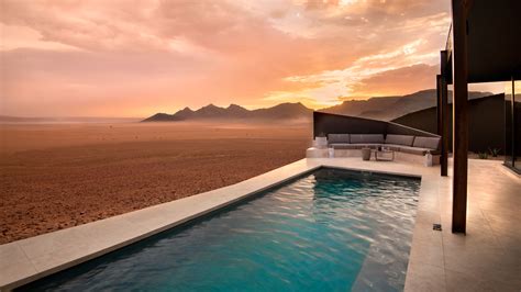 top   hotel views   world  luxury travel expert