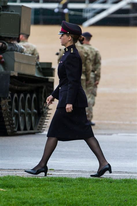 Pin On Uniformed Uk Armed Forces And Law Enforcement Females Serving In
