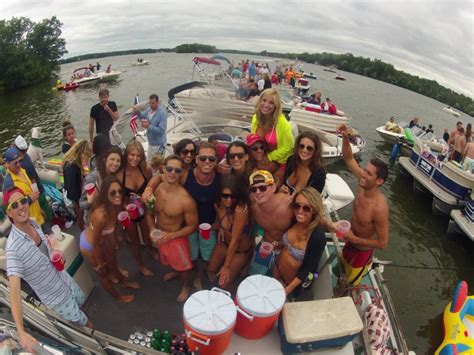 Have You Seen Milwaukee S Party Pontoon