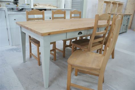 landelijke tafel en stoelen meubelmakerij de grenenhoeve