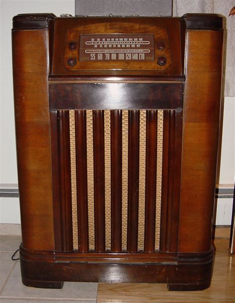 philco   floor model phonograph radio