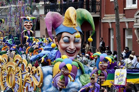 carnaval madrid  inunda la capital de diversion  ilusion