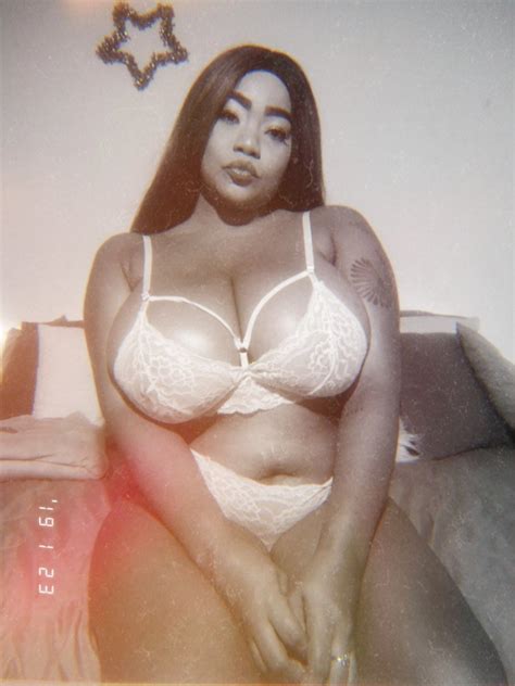 Sexy Bitch 💚💚💚💚💚 Beautiful Tits Shesfreaky