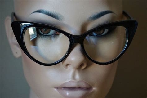 Fashion Design Clear Lens Black Cat Eye Frame Women