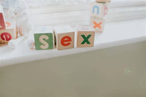 dental dams everything you need to know about the safe oral sex