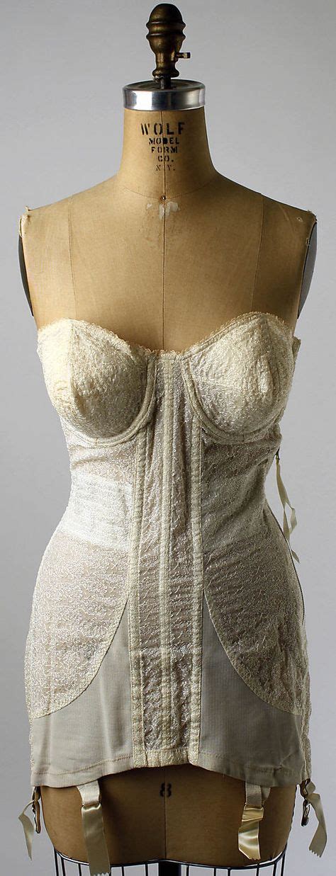 lingerie 1950