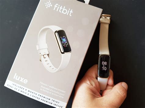 fitbit luxe fitness  wellness tracker review