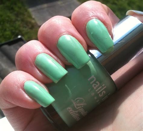 give  polish nails  hyde park gate swatches