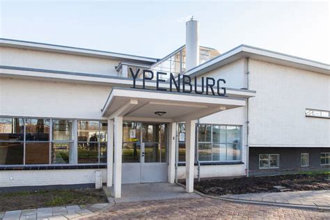 profmr pieter van vollenhoven opent gerestaureerde stationsgebouwen vliegveld ypenburg