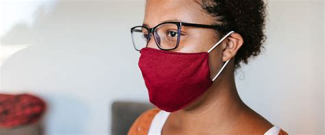 wearing a mask with glasses tips to prevent your eyewear