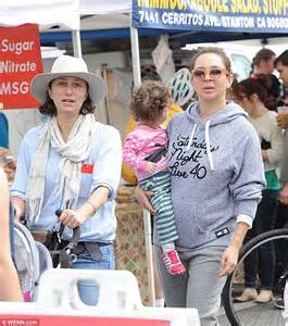 maya rudolph is seen with daughter minnie ida for the first time daily mail online