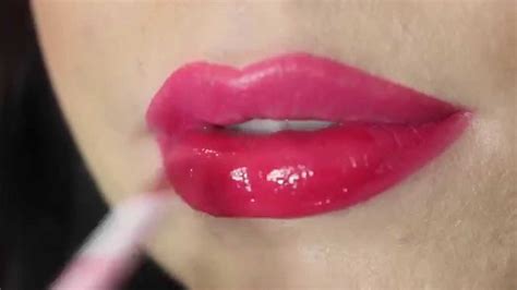 layering lipgloss over lipstick youtube