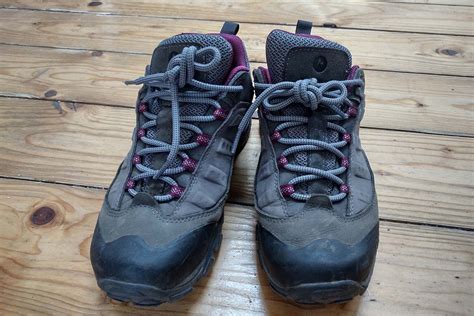 choose hiking shoes  boots triprug