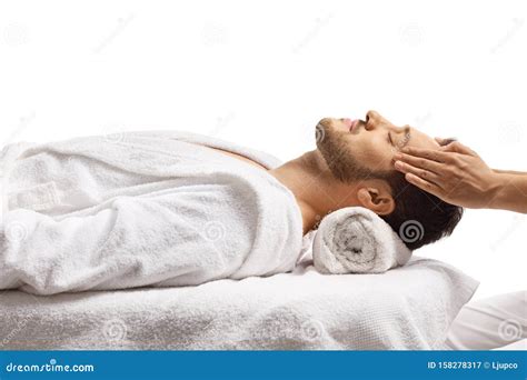 Mann In Einem Spa Zentrum Mit Kopfmassage Stockbild Bild Von
