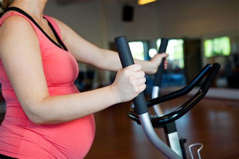 5 Olahraga Untuk Ibu Hamil Supaya Sehat Sampai Lahiran Nanti