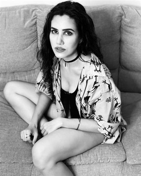 sonnalli seygall hot photoshoot