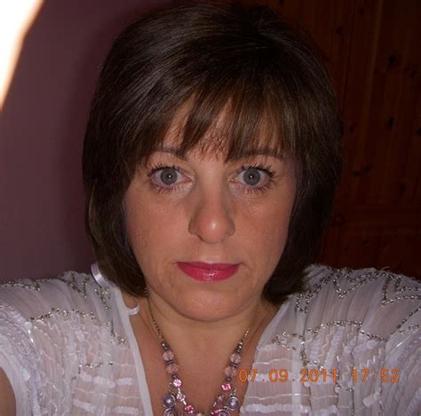 mary0290 54 from ayr is a mature woman looking for a