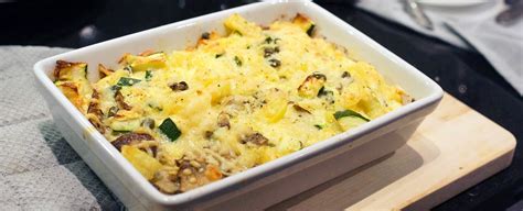 vega ovenschotel van aardappel champignons courgette ei kaas en kappertjes gewoon wat een